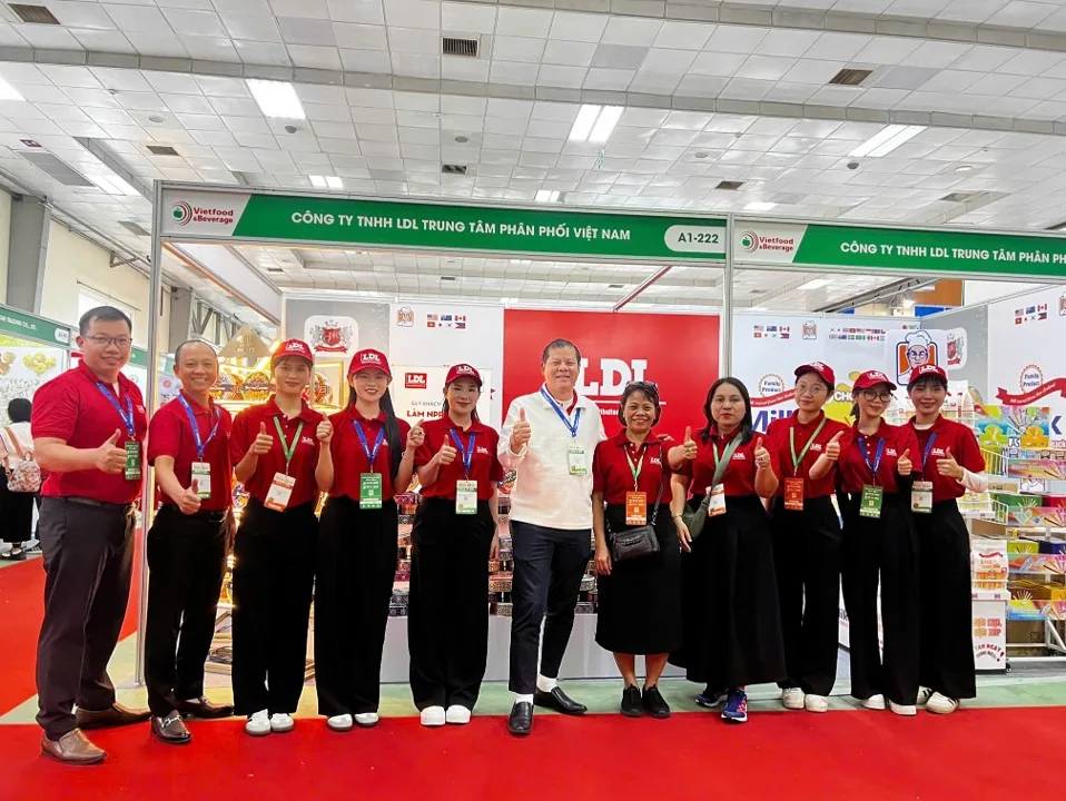 Tham dự hội chợ